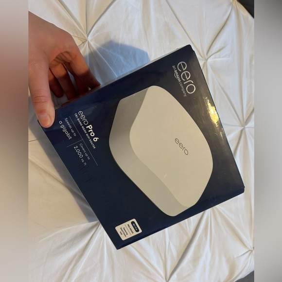 Eero Pro 6 mesh Wi-Fi 6 router - Picture 14 of 15